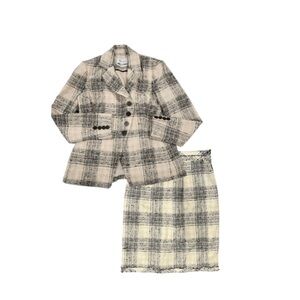 Like New The Fold London Skirt Blazer Plaid Suit Size 12
